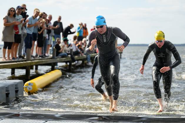 DTU Deutsche Meisterschaften Mixed Relay im Rahmen von Die Finals Hannover Laura Lindemann (Triathlon Potsdam) wechselt vom Schwimmen zum Radfahren bei den DTU Deutsche Meisterschaften Mixed Relay im Rahmen von Die Finals Hannover; 23.07.2026; COPYRIGHT: Petko Beier petkobeier.de Steinhuder Meer Germany