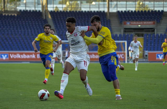 Deutschland: Fussball Testspiel Vereine 2026 2027, Freundschaftsspiel Eintracht Braunschweig vs Southampton FC Eintracht-Stadion (Braunschweig): Mehmet Aydın Mehmet Aydin (Eintracht Braunschweig, 8) Braunschweig Copyright: xAymanxAlahmedx