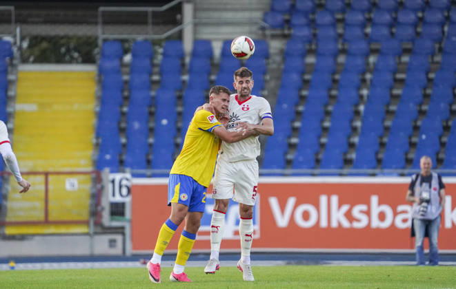Deutschland: Fussball Testspiel Vereine 2026 2027, Freundschaftsspiel Eintracht Braunschweig vs Southampton FC Eintracht-Stadion (Braunschweig): Jack Stephens (Southampton FC, 5) Braunschweig Copyright: xAymanxAlahmedx