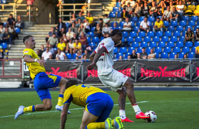 Deutschland: Fussball Testspiel Vereine 2026 2027, Freundschaftsspiel Eintracht Braunschweig vs Southampton FC Eintracht-Stadion (Braunschweig): Tor zum Damion Downs (Southampton FC, 42) Braunschweig Copyright: xAymanxAlahmedx