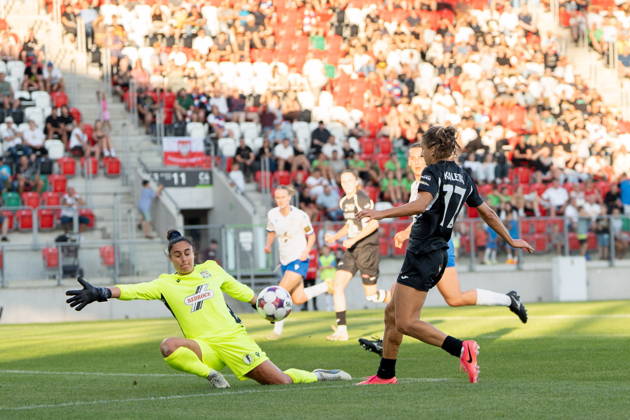SOSNOWIEC 25.07.2026 MECZ I RUNDA KWALIFIKACJI LIGA MISTRZOW SEZON 2026 27 CZARNI SOSNOWIEC - ATHLONE TOWN -- UEFA WOMEN S CHAMPIONS LEAGUE QUALIFYING FIRST ROUND MATCH CZARNI SOSNOWIEC - ATHLONE TOWN NIKOL KALETKA MARIA MATTHAIOU FOT. MATEUSZ WIEWIORKA 400mm.pl NEWSPIX.PL --- newspix.pl
