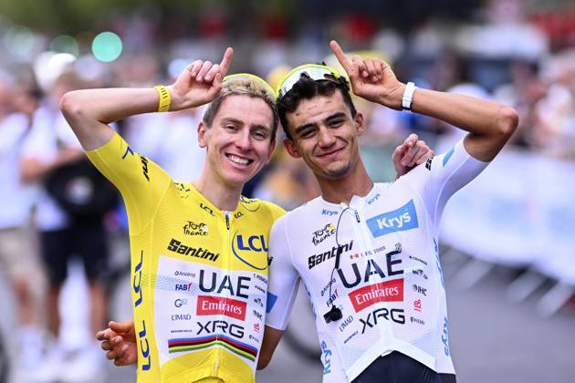 Sport Bilder des Tages Tour de France 2026 Stage 21 PARIS CHAMPS-ELYSEES, FRANCE - JULY 26 : Pogacar Tadej (SLO) of UAE Team Emirates - XRG, Del Toro Isaac (MEX) of UAE Team Emirates - XRG during stage 21 of the 113rd edition of Tour de France an UCI World Tour 2.UWT cycling road race stage for Men Elite of 130 km with start in Thoiry and finish in Paris Champs-Elysees on July 26, 2026 in Paris Champs-Elysees, France, 26 07 2026 Paris Champs-Elysees France  Copyright: xGvgx