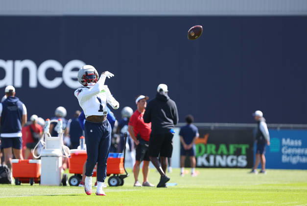 July 26, 2026; Foxborough, MA, USA; New England Patriots wide receiver A.J. Brown (1) participates in drills during Patriots training camp at Gillette Stadium. CSM NFL, American Football Herren, USA 2026: Patriots Training Camp JUL 26 - ZUMAc04_ 20260726_zma_c04_149 Copyright: xAnthonyxNesmithx