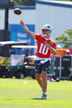 July 26, 2026; Foxborough, MA, USA; New England Patriots quarterback Drake Maye (10) throws a pass during Patriots training camp at Gillette Stadium. CSM NFL, American Football Herren, USA 2026: Patriots Training Camp JUL 26 - ZUMAc04_ 20260726_zma_c04_167 Copyright: xAnthonyxNesmithx