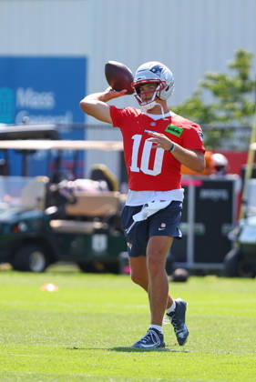 July 26, 2026; Foxborough, MA, USA; New England Patriots quarterback Drake Maye (10) throws a pass during Patriots training camp at Gillette Stadium. CSM NFL, American Football Herren, USA 2026: Patriots Training Camp JUL 26 - ZUMAc04_ 20260726_zma_c04_186 Copyright: xAnthonyxNesmithx
