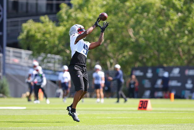 July 26, 2026; Foxborough, MA, USA; New England Patriots wide receiver Kayshon Boutte (9) makes a catch during Patriots training camp at Gillette Stadium. CSM NFL, American Football Herren, USA 2026: Patriots Training Camp JUL 26 - ZUMAc04_ 20260726_zma_c04_183 Copyright: xAnthonyxNesmithx
