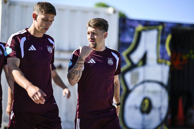 Anderlecht s Danylo Sikan and Anderlecht s Adriano Bertaccini arrive for a training session of Belgian RSC Anderlecht, Wednesday 29 July in Brussels, in preparations of the second leg of the second qualifying round for the UEFA Europa League against Swedish Hammarby IF. TOM GOYVAERTS TomxGoyvaerts x182288035x