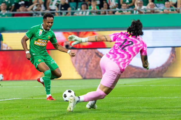 SOCCER - UEFA ECL, Rapid vs Coloma VIENNA,AUSTRIA,29.JUL.26 - SOCCER - UEFA Conference League, qualification, SK Rapid Wien vs FC Santa Coloma. Image shows Petter Nosa Dahl (Rapid) and Andre Alcaraz (Coloma). GEPAxpictures xPhilippxBrem