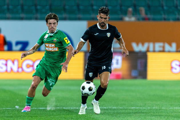 SOCCER - UEFA ECL, Rapid vs Coloma VIENNA,AUSTRIA,29.JUL.26 - SOCCER - UEFA Conference League, qualification, SK Rapid Wien vs FC Santa Coloma. Image shows Nicolas Bajlicz (Rapid) and Adria Arjona (Coloma). GEPAxpictures xPhilippxBrem