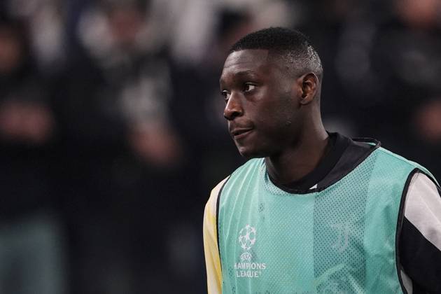 Juventus& x2019; Kolo Muani Randal during the warm up before the Uefa Champions League soccer match between Juventus Fc and PSV Eindhoven at the Juventus stadium in Turin, Playoff - north west Italy - February 11, 2025. - Soccer .  Copyright: xFabioxFerrari LaPressex