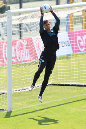 SSC Napoli Training Session Alex Meret of Napoli during a training session on the first day of the preseason camp of SSC Napoli at Stadio Patini in Castel di Sangro, Italy, on August 2, 2025. Castel di Sangro Italy Copyright: xCiroxDexLucax originalFilename:deluca-sscnapol260802_npo0b