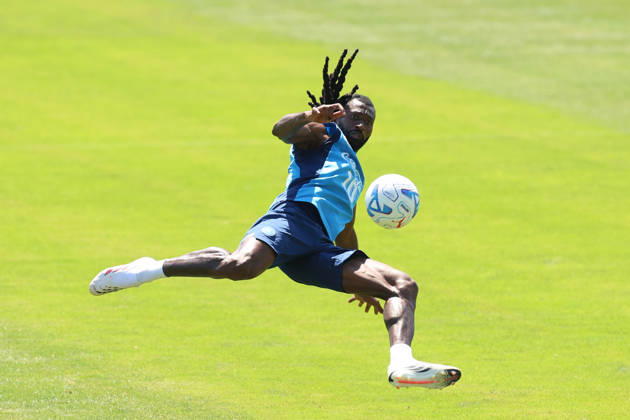 SSC Napoli Training Session Frank Zambo Anguissa of Napoli during a training session on the first day of the preseason camp of SSC Napoli at Stadio Patini in Castel di Sangro, Italy, on August 3, 2025. Castel di Sangro Abruzzo Italy Copyright: xCiroxDexLucax originalFilename:deluca-sscnapol260803_npLDF