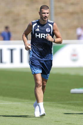 04.08.2026, Fussball, Training des FC Schalke 04. Edin Dzeko (FC Schalke 04). Gelsenkirchen Trainingsgelände FC Schalke 04 NRW Deutschland xRHR-FOTO YYx Copyright: RHR-FOTOx RHR-FOTO YY
