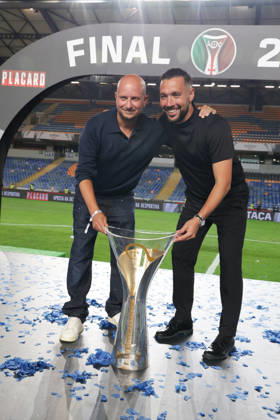 Supertaça Portugal Estadio Cidade de Coimbra, August 01, 2026, Coimbra v.l. The FC Porto team celebrates the 2026 Portuguese Super Cup, Coach Francesco Farioli (FC Porto) Coimbra Estádio Cidade de Coimbra Coimbra Portugal Copyright: xFernandoxSoaresx