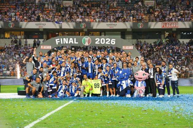 Supertaça Portugal Estadio Cidade de Coimbra, August 01, 2026, Coimbra v.l. The FC Porto team celebrates the 2026 Portuguese Super Cup. Coimbra Estádio Cidade de Coimbra Coimbra Portugal Copyright: xFernandoxSoaresx