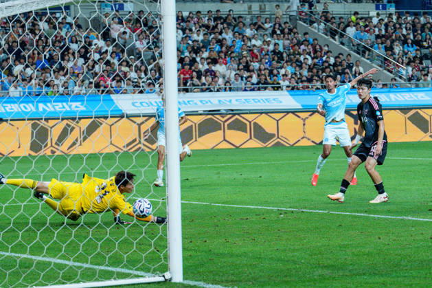 2026 2026 Coupang Play Series football match ( Team K League vs Manchester City FC - 2026 08 05 ) SEOUL, SOUTH KOREA, AUGUST 05: Vitor Reis of Manchester City scores his team s goal during the 2026 Coupang Play Series football match match between Team K League and Manchester City FC at the Seoul World Cup Stadium in Seoul, South Korea, on August 05, 2026. Seoul Seoul World Cup Stadium South Korea 8283_287505 Copyright: xStevexChoxKyewoong PentaxPressx