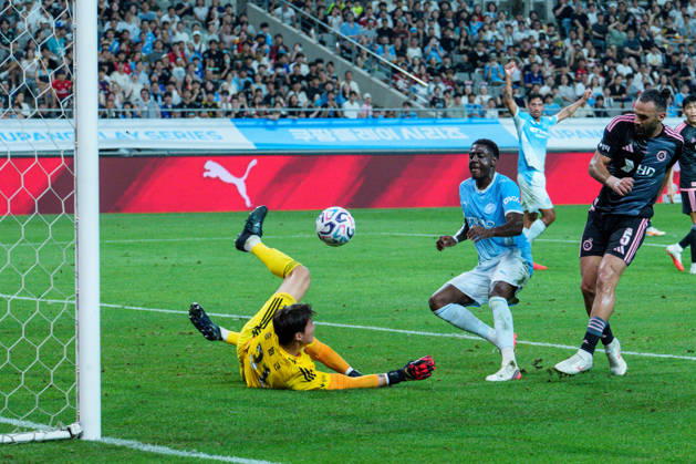 2026 2026 Coupang Play Series football match ( Team K League vs Manchester City FC - 2026 08 05 ) SEOUL, SOUTH KOREA, AUGUST 05: Nico Gonzalez of Manchester City scores his team s goal during the 2026 Coupang Play Series football match match between Team K League and Manchester City FC at the Seoul World Cup Stadium in Seoul, South Korea, on August 05, 2026. Seoul Seoul World Cup Stadium South Korea 8283_287510 Copyright: xStevexChoxKyewoong PentaxPressx