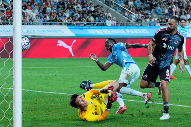 2026 2026 Coupang Play Series football match ( Team K League vs Manchester City FC - 2026 08 05 ) SEOUL, SOUTH KOREA, AUGUST 05: Divin Mubama of Manchester City scores his team s goal during the 2026 Coupang Play Series football match match between Team K League and Manchester City FC at the Seoul World Cup Stadium in Seoul, South Korea, on August 05, 2026. Seoul Seoul World Cup Stadium South Korea 8283_287511 Copyright: xStevexChoxKyewoong PentaxPressx