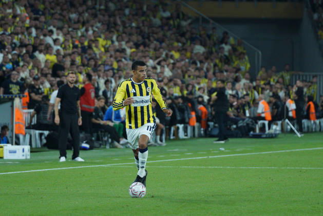 August 5, 2026, Kadikoy, Istanbul, Turkey: Mason Greenwood (C) of Fenerbahce in action during the UEFA Champions League third qualifying round match between Fenerbahce and Sturm Graz at the Chobani Stadium, Fenerbahce Sukru Saracoglu Sports Complex in Istanbul, Turkey, on August 5, 2026. Kadikoy Turkey - ZUMAu194 20260805_zip_u194_007 Copyright: xTolgaxUluturkx
