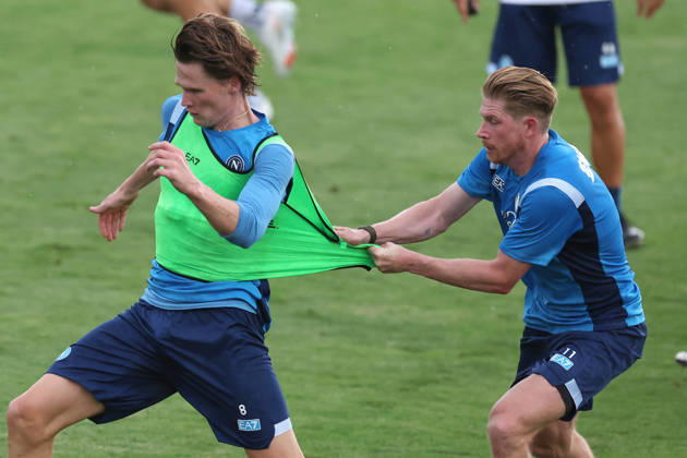 SSC Napoli Training Session Kevin De Bruyne of Napoli and Scott McTominay of Napoli during a training session on Day 1 of the preseason camp of SSC Napoli at Stadio Patini in Castel di Sangro, Italy, on August 7, 2025. Castel di Sangro Abruzzo Italy Copyright: xCiroxDexLucax originalFilename:deluca-sscnapol260807_npPm5