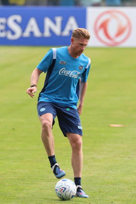 SSC Napoli Training Session Kevin De Bruyne of Napoli during a training session on Day of the preseason camp of SSC Napoli at stadio Patini in Castel di Sangro, Italy, on August 7, 2025. Castel di Sangro Abruzzo Italy Copyright: xCiroxDexLucax originalFilename:deluca-sscnapol260807_np1mA