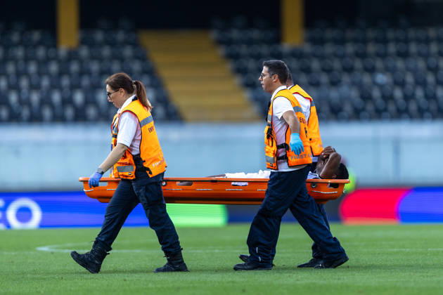 Vitoria SC V FC Arouca - Liga Portugal Betclic Gustavo Silva of Vitoria SC is seen leaving the pitch with an injury during the Vitoria SC versus FC Arouca match for the Liga Portugal Betclic 2026 27 at Estadio Dom Afonso Henriques in Guimaraes, Portugal, on August 8, 2026. Guimaraes Portugal Copyright: xMiguelxLemosx originalFilename:lemos-vitorias260808_npwiL
