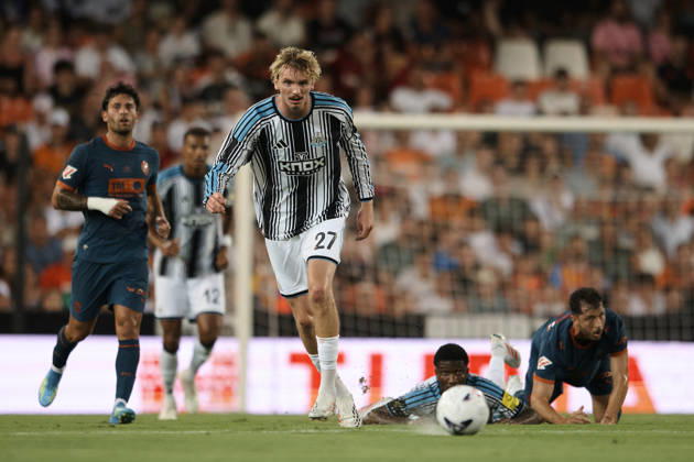 Orange Trophy - Valencia CF and Newcastle VALENCIA, SPAIN - AUGUST 8: Nick Woltemade of Newcastle United in action during the Orange Trophy match between Valencia CF and Newcastle at Mestalla Stadium on August 8, 2026 in Valencia, Spain. (Photo by Francisco Macia Photo Players Images Magara Press) Valencia Mestalla Stadium Spain Copyright: xFranciscoxMaciax