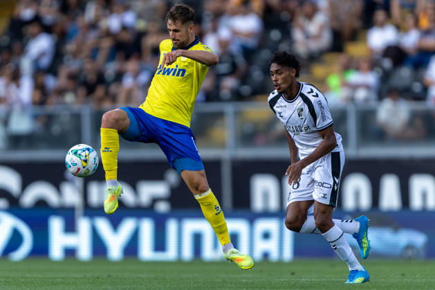 Vitoria SC V FC Arouca - Liga Portugal Betclic Ivan Barbero is seen on action during the Vitoria SC versus FC Arouca match for the Liga Portugal Betclic 2026 27 at Estadio Dom Afonso Henriques in Guimaraes, Portugal, on August 08, 2026. Guimaraes Braga Portugal Copyright: xMiguelxLemosx originalFilename:lemos-vitorias260808_np1WJ