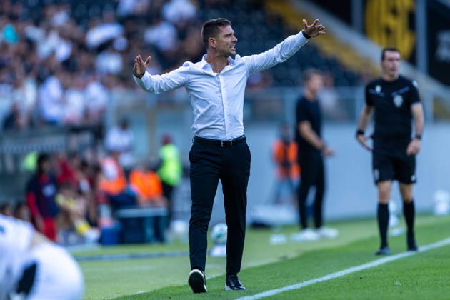 Vitoria SC V FC Arouca - Liga Portugal Betclic Tiago Margarido, head coach of Vitoria SC, is seen reacting to the game during the Vitoria SC versus FC Arouca match for the Liga Portugal Betclic 2026 27 season at Estadio Dom Afonso Henriques in Guimaraes, Portugal, on August 08, 2026. Guimaraes Braga Portugal Copyright: xMiguelxLemosx originalFilename:lemos-vitorias260808_npCtr
