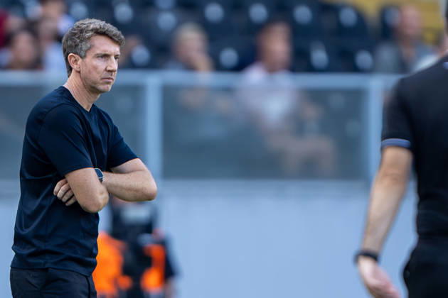 Vitoria SC V FC Arouca - Liga Portugal Betclic Vasco Seabra, head coach of FC Arouca, is seen during the Vitoria SC versus FC Arouca match for the Liga Portugal Betclic 2026 27 at Estadio Dom Afonso Henriques in Guimaraes, Portugal, on August 08, 2026. Guimaraes Braga Portugal Copyright: xMiguelxLemosx originalFilename:lemos-vitorias260808_np4bY