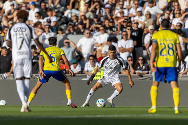 Vitoria SC V FC Arouca - Liga Portugal Betclic Gonzalo Nogueira of Vitoria SC is seen on action during the Vitoria SC versus FC Arouca match for the Liga Portugal Betclic 2026 27 at Estadio Dom Afonso Henriques in Guimaraes, Portugal, on August 08, 2026. Guimaraes Braga Portugal Copyright: xMiguelxLemosx originalFilename:lemos-vitorias260808_np7Sm