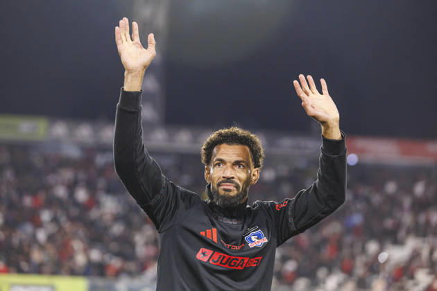 Colo Colo Introduces Vozinha To Fans At Estadio Monumental Santiago, Chile - August 5: Cabo Verde s goalkeeper Vozinha greets his fans during his presentation at Estadio Monumental David Arellano on August 5, 2026 in Santiago, Chile Santiago Estadio Monumental Santiago Chile Copyright: xLatinxSportxImagesx