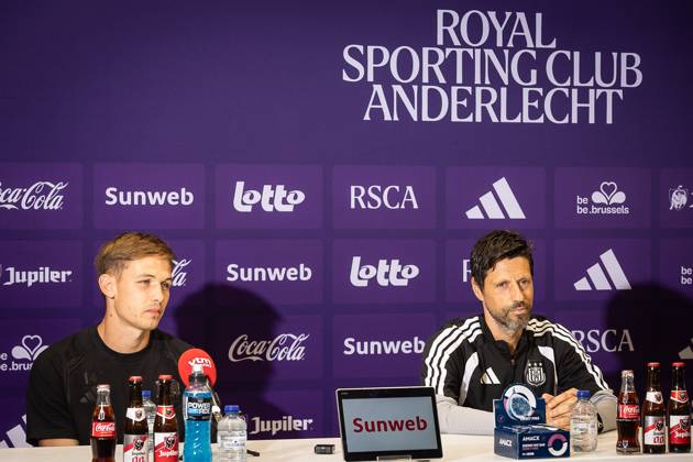 Anderlecht s Danylo Sikan and Anderlecht s head coach Vitor Bruno pictured during a training session of Belgian RSC Anderlecht, Wednesday 12 August 2026 in Brussels, in preparations of the second leg of the third qualifying round for the UEFA Europa League against Greek PAOK. %PHOTOGRAPHER TomxGoyvaerts x183224547x
