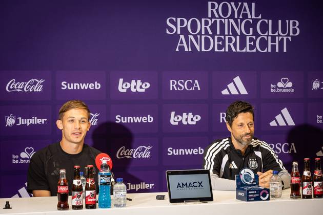 Anderlecht s Danylo Sikan and Anderlecht s head coach Vitor Bruno pictured during a training session of Belgian RSC Anderlecht, Wednesday 12 August 2026 in Brussels, in preparations of the second leg of the third qualifying round for the UEFA Europa League against Greek PAOK. %PHOTOGRAPHER TomxGoyvaerts x183224557x