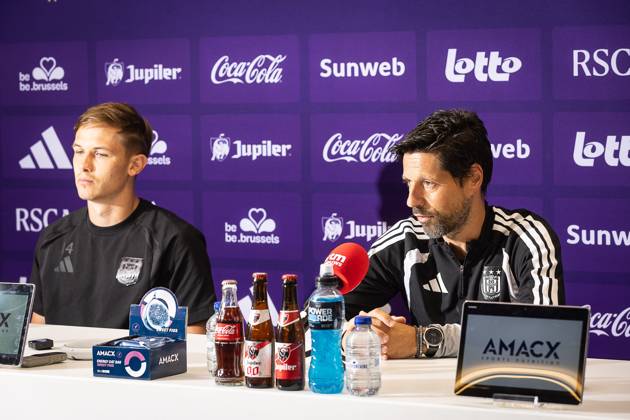 Anderlecht s Danylo Sikan and Anderlecht s head coach Vitor Bruno pictured during a training session of Belgian RSC Anderlecht, Wednesday 12 August 2026 in Brussels, in preparations of the second leg of the third qualifying round for the UEFA Europa League against Greek PAOK. %PHOTOGRAPHER TomxGoyvaerts x183224558x