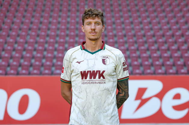 Kristijan Jakic; FC Augsburg 1907 1. BL, Porträttermin 2026 2027, Spielerporträts Augsburg Bayern Deutschland