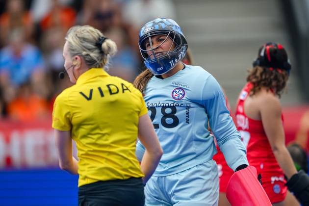 AMSTELVEEN, 15-08-2026, Wagener Stadion, FIH Hockey World Cup 2026 Women, 2026. Natalia Salvador disagrees with the umpire during the game Netherlands - Chile (women). Netherlands - Chile (women) x205738330x Copyright: