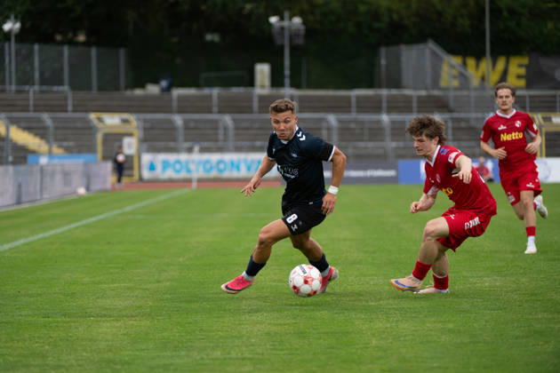 15.08.2026, GER, Fussball, Regionalliga Nord, 4.Spieltag, Saison 2026 2027, Oldenburg, Marschwegstadion, VfB Oldenburg vs FC Eintracht Norderstedt am Ball Rafael BRAND ( VfB Oldenburg 8 ) Oldenburg Marschwegstadion Niedersachsen Deutschland Copyright: xnordphotoxGmbHx xRojahnx