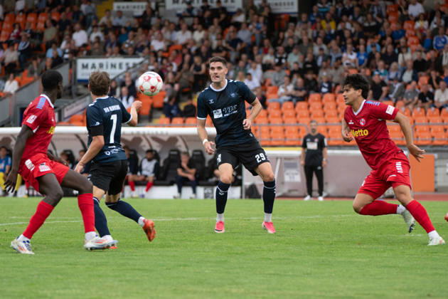 15.08.2026, GER, Fussball, Regionalliga Nord, 4.Spieltag, Saison 2026 2027, Oldenburg, Marschwegstadion, VfB Oldenburg vs FC Eintracht Norderstedt in der Mitte wartet Mats FACKLAM( VfB Oldenburg 29 ) Oldenburg Marschwegstadion Niedersachsen Deutschland Copyright: xnordphotoxGmbHx xRojahnx