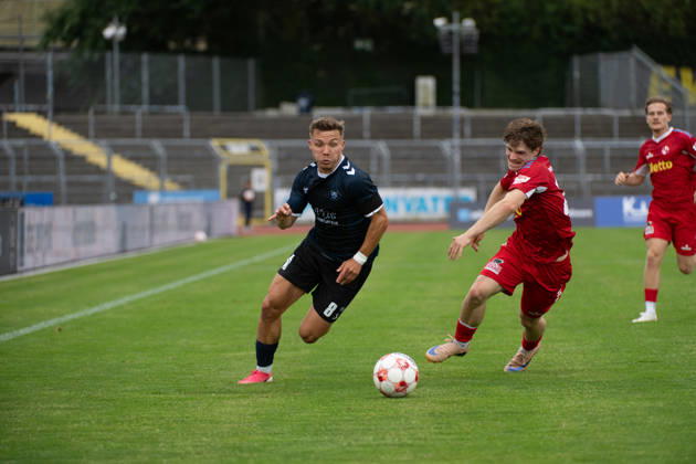 15.08.2026, GER, Fussball, Regionalliga Nord, 4.Spieltag, Saison 2026 2027, Oldenburg, Marschwegstadion, VfB Oldenburg vs FC Eintracht Norderstedt am Ball Rafael BRAND ( VfB Oldenburg 8 ) Oldenburg Marschwegstadion Niedersachsen Deutschland Copyright: xnordphotoxGmbHx xRojahnx