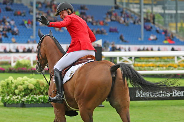 Sophie Hinners (GER, Deutschland) mit Pferd Iron Dames Singclair mit perfekten Ritt, 0 Fehler und zwischenzeitige Führung im 1 Springen der WM, Jubel, Emotion , Springen, FEI Jumping World Championship, WM, Weltmeisterschaft , Turkish Airlines-Prize, Einzel und Teamwertung, Jumping , AACHEN - FEI World Championships 2026, Weltfest des Pferdesports, Reitsport Weltmeisterschaft 2026, Aachen 2026, Welcome Home 2026, Aachener Soers, 11. bis 23. August 2026, Reitsport, 19.08.2026, Aachen Aachener Soers Deutschland