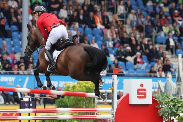 Richard Vogel (GER, Deutschland) mit Pferd United Touch S, aktueller Europameister und Sieger des Rolex Grand Prix von Aachen 2026 (CHIO Aachen) mit 1 Fehler im Zeitspringen , Springen, FEI Jumping World Championship, WM, Weltmeisterschaft , Turkish Airlines-Prize, Einzel und Teamwertung, Jumping , AACHEN - FEI World Championships 2026, Weltfest des Pferdesports, Reitsport Weltmeisterschaft 2026, Aachen 2026, Welcome Home 2026, Aachener Soers, 11. bis 23. August 2026, Reitsport, 19.08.2026, Aachen Aachener Soers Deutschland