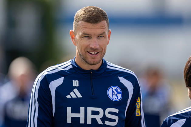 20.08.2026, Fussball, Training des FC Schalke 04. Edin Dzeko (FC Schalke 04). Gelsenkirchen Trainingsgelände FC Schalke 04 NRW Deutschland xRHR-FOTO YYx Copyright: RHR-FOTOx RHR-FOTO YY