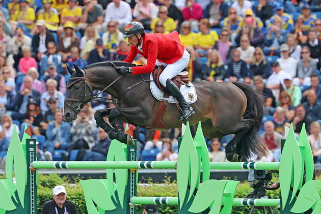 Daniel Deusser (GER, Deutschland) mit Pferd Otello de Guldenboom , Team Deutschland mit drei weiteren 0 Runden in der Führung , Springen, FEI Jumping World Championship, WM, Weltmeisterschaft , FEI Jumping World Championship Second Competition Team Final & Second Individual Qualifier, Mercedes-Benz Prize, Mercedes-Benz Prize, Einzel und Teamwertung, Jumping , AACHEN - FEI World Championships 2026, Weltfest des Pferdesports, Reitsport Weltmeisterschaft 2026, Aachen 2026, Welcome Home 2026, Aachener Soers, 11. bis 23. August 2026, Reitsport, 20.08.2026, Aachen Aachener Soers Deutschland