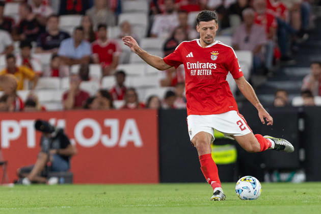 August 20, 2026, Lisbon, Lisbon, Portugal: Benfica defender from France CLEMENT LENGLET (2) in action during the game for the 1st Leg of UEFA Europa League Qualifier Playoff between Benfica and Aarhus at Estadio da Luz Soccer 2026: Benfica Vs Napoli - ZUMAs359 20260820_zsp_s359_017 Copyright: xAlexandrexdexSousax