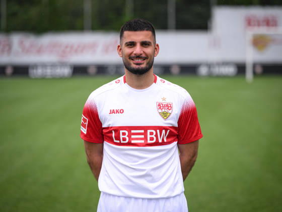 FUSSBALL 1. BUNDESLIGA SAISON 2026 2027 18.08.2026 Portraettermin beim VfB Stuttgart auf dem Trainingsgelaende: Deniz Undav