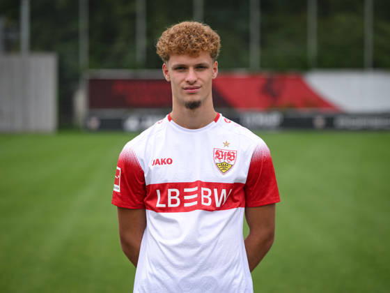 FUSSBALL 1. BUNDESLIGA SAISON 2026 2027 18.08.2026 Portraettermin beim VfB Stuttgart auf dem Trainingsgelaende: Lazar Jovanovic