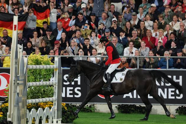 Marcus Ehning (GER, Deutschland) mit Pferd Coolio 42, Emotion, Jubel, Deutsche Fahnen, Aachener Dom Hindernis , Springen, FEI Jumping World Championship, WM, Weltmeisterschaft , FEI Jumping World Championship Second Competition Ð Team Final, Mercedes-Benz Prize, Mercedes-Benz Prize, Einzel und Teamwertung, Jumping , AACHEN - FEI World Championships 2026, Weltfest des Pferdesports, Reitsport Weltmeisterschaft 2026, Aachen 2026, Welcome Home 2026, Aachener Soers, 11. bis 23. August 2026, Reitsport, 20.08.2026, Aachen Aachener Soers Deutschland