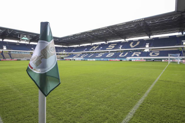 Innenansicht des Stadion waehrend des Spiels der 1. Runde des DFB-Pokal zwischen MSV Duisburg und SV 07 Elversberg, Schauinsland-Reisen-Arena am 22. August 2026 in Duisburg, Deutschland. (Foto von Oliver Kaelke DeFodi Images) +++ general view inside the stadium during the 1st round match of the DFB-Pokal between MSV Duisburg and SV 07 Elversberg at Schauinsland-Reisen-Arena on August 22, 2026 in Duisburg, Germany. (Photo by Oliver Kaelke DeFodi Images) DFB DFL REGULATIONS PROHIBIT ANY USE OF PHOTOGRAPHS AS IMAGE SEQUENCES AND OR QUASI-VIDEO. (Photo by Oliver Kaelke DeFodi Images) -