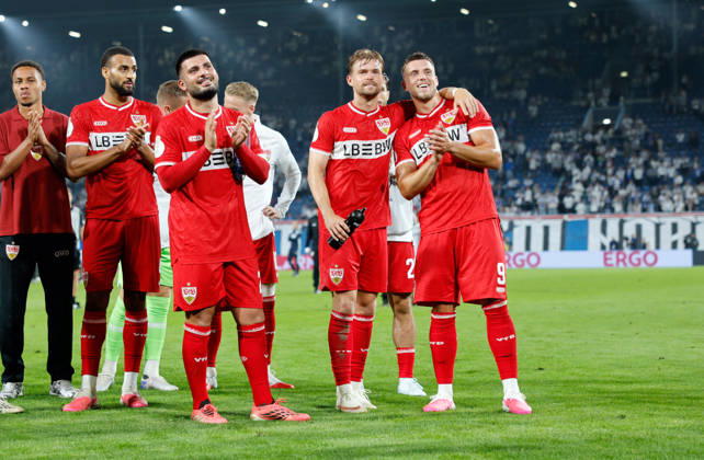 21.08.26 FC Hansa Rostock - VfB Stuttgart Deutschland, Rostock, 21.08.2026, Fussball, DFB-Pokal, Saison 2026 2027, FC Hansa Rostock - VfB Stuttgart: v.l. Josha Vagnoman, Deniz Undav, Maximilian Mittelstädt, Ermedin Demirovic (alle VfB Stuttgart).